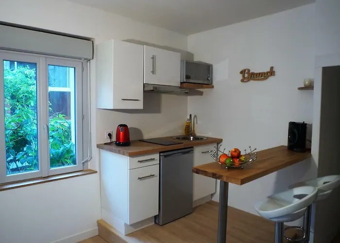 Moderne, Hypercentre De Cholet, Arrivee Autonome ! Daire *